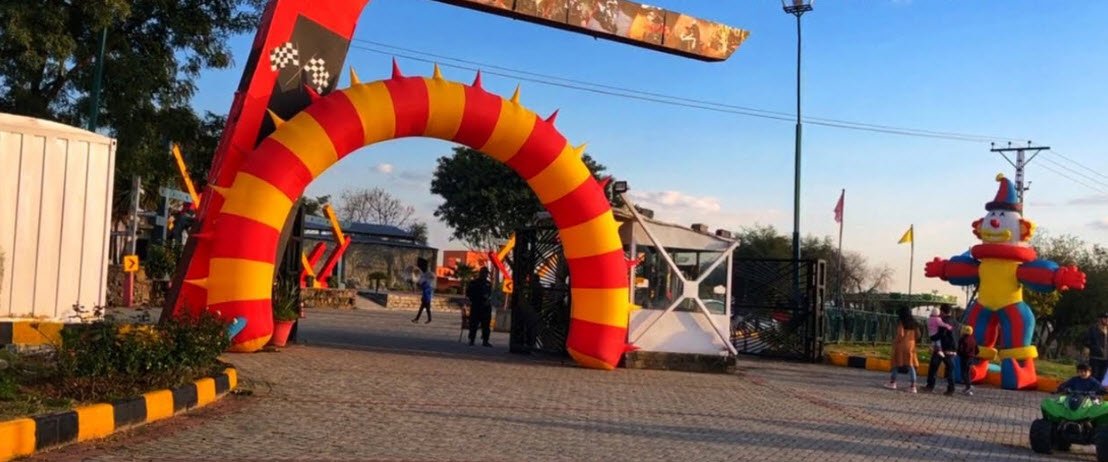 Lake View Park, Pakistan